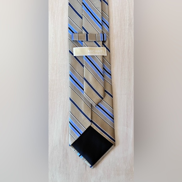 MICHAEL Michael Kors Men’s Tie - Picture 3 of 6